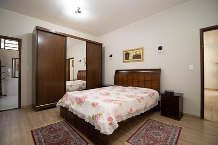 Casa de condomínio à venda com 303m², 2 quartos e 4 vagasSuíte 1