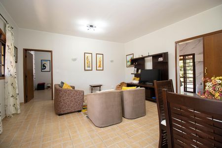 Casa de condomínio à venda com 303m², 2 quartos e 4 vagasSala