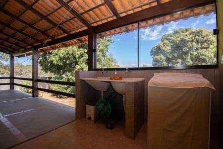 Casa de condomínio à venda com 303m², 2 quartos e 4 vagasÁrea de Serviço