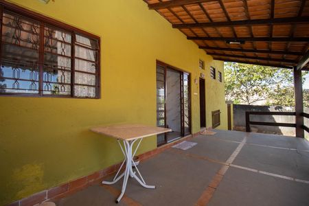Casa de condomínio à venda com 303m², 2 quartos e 4 vagasVaranda
