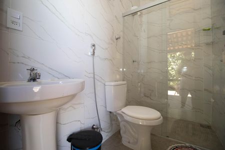 Casa de condomínio à venda com 303m², 2 quartos e 4 vagasBanheiro Social