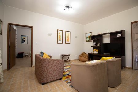Casa de condomínio à venda com 303m², 2 quartos e 4 vagasSala