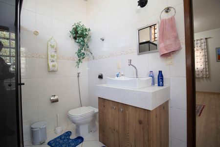 Casa de condomínio à venda com 303m², 2 quartos e 4 vagasBanheiro da Suíte 1