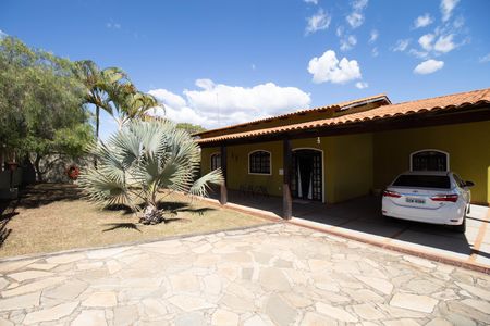 Casa de condomínio à venda com 303m², 2 quartos e 4 vagasGaragem