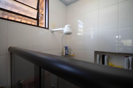 Casa de condomínio à venda com 303m², 2 quartos e 4 vagasBanheiro da Suíte 1