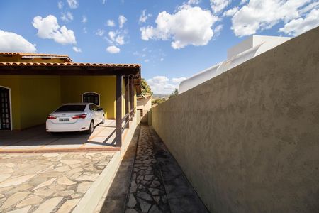 Casa de condomínio à venda com 303m², 2 quartos e 4 vagasGaragem
