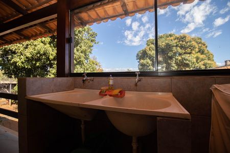 Casa de condomínio à venda com 303m², 2 quartos e 4 vagasÁrea de Serviço