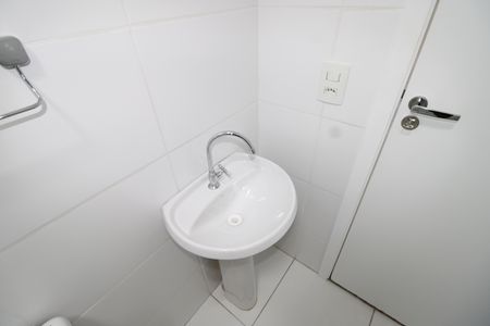 Banheiro de apartamento para alugar com 2 quartos, 44m² em Jardim Norma, São Paulo