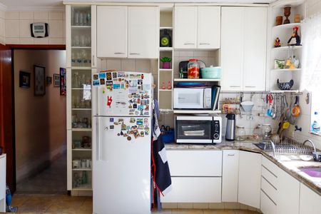 Cozinha de casa à venda com 3 quartos, 200m² em Baronesa, Osasco