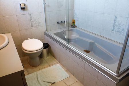 Banheiro da Suíte 3 de casa à venda com 3 quartos, 200m² em Baronesa, Osasco