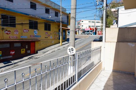 Sacada de casa à venda com 3 quartos, 200m² em Baronesa, Osasco