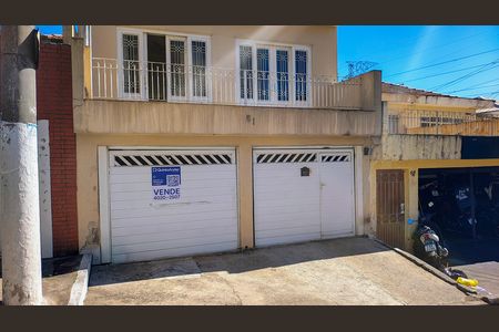 Fachada de casa à venda com 3 quartos, 200m² em Baronesa, Osasco