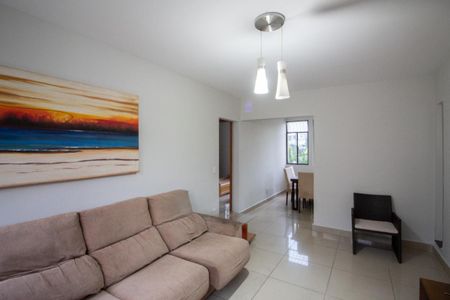 Apartamento para alugar com 70m², 2 quartos e 1 vagaSala