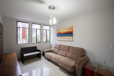 Apartamento para alugar com 70m², 2 quartos e 1 vagaSala