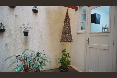 Apartamento à venda com 100m², 3 quartos e sem vaga Apartamento à venda com 100m², 3 quartos e sem vagaPorta acesso independente ao quarto 2