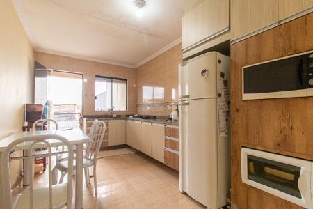 Casa à venda com 110m², 3 quartos e 3 vagasCozinha - Armários