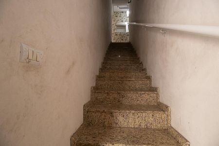 Casa à venda com 110m², 3 quartos e 3 vagasEscada
