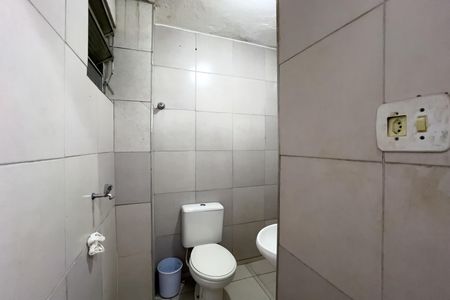 Banheiro de kitnet/studio à venda com 1 quarto, 25m² em Liberdade, São Paulo