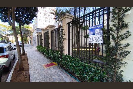 Fachada + Plaquinha de apartamento à venda com 2 quartos, 69m² em Vila Mariana, São Paulo