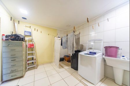 Área de Serviço de casa à venda com 3 quartos, 295m² em Vila Luzita, Santo André
