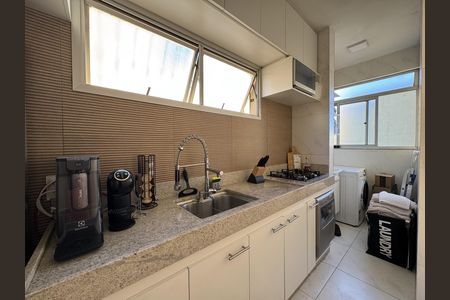Cozinha de apartamento à venda com 2 quartos, 48m² em Castelo, Belo Horizonte