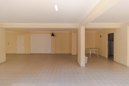 Apartamento para alugar com 64m², 2 quartos e sem vagaÁrea comum - Salão de festas