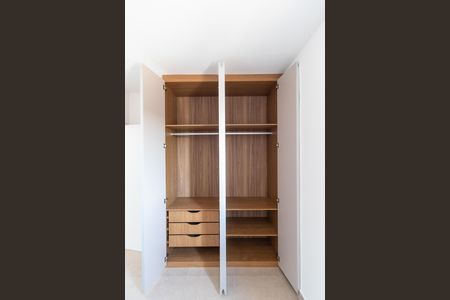 Apartamento para alugar com 64m², 2 quartos e sem vagaQuarto 02 - Armário