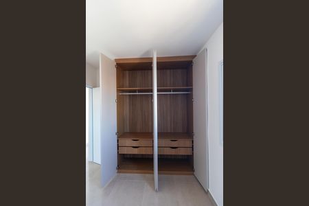 Apartamento para alugar com 64m², 2 quartos e sem vagaQuarto 01- Armário
