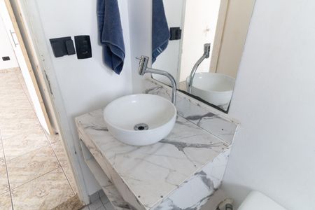 Banheiro de apartamento à venda com 2 quartos, 48m² em Jardim Celeste, São Paulo
