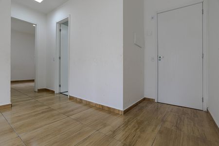 Sala de apartamento para alugar com 2 quartos, 48m² em Conjunto Habitacional Bras Cubas, Mogi das Cruzes