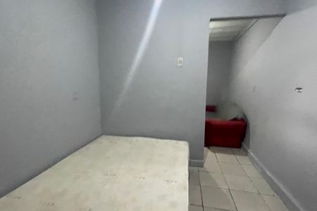 Quarto de casa para alugar com 1 quarto, 45m² em Jardim Primavera, Duque de Caxias