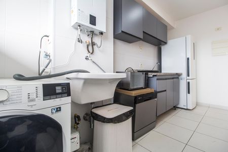 Área de Serviço de apartamento para alugar com 2 quartos, 60m² em Jardim das Belezas, Carapicuíba