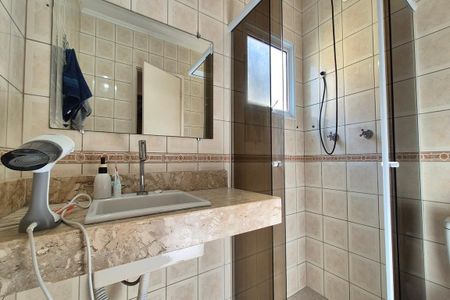 Casa de condomínio à venda com 145m², 3 quartos e 2 vagasBanheiro