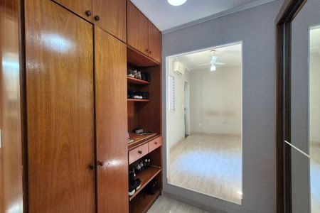 Casa de condomínio à venda com 145m², 3 quartos e 2 vagasCloset da suíte