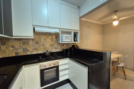 Casa de condomínio à venda com 145m², 3 quartos e 2 vagasCozinha 