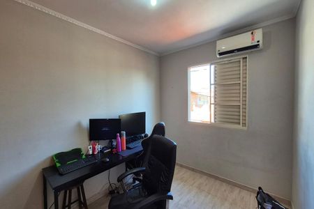 Casa de condomínio à venda com 145m², 3 quartos e 2 vagasQuarto 2 