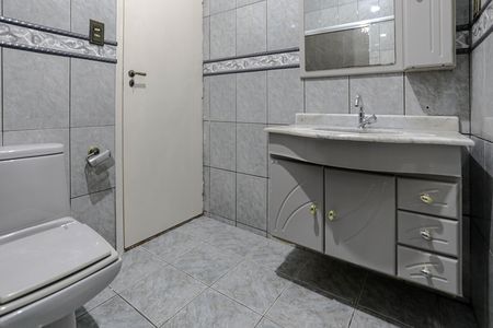Banheiro de casa para alugar com 3 quartos, 115m² em Vila Nova Cintra, Mogi das Cruzes