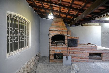Quintal de casa para alugar com 3 quartos, 115m² em Vila Nova Cintra, Mogi das Cruzes