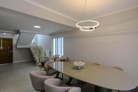 Casa para alugar com 270m², 3 quartos e 2 vagas Casa para alugar com 270m², 3 quartos e 2 vagasSala de Jantar