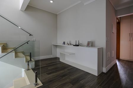 Living de casa para alugar com 3 quartos, 270m² em Vila Oliveira, Mogi das Cruzes