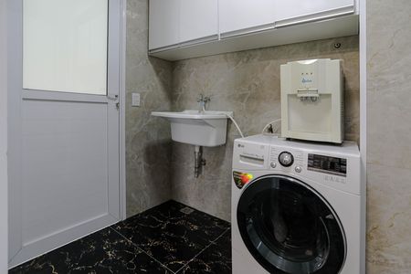 Área de Serviço de casa para alugar com 3 quartos, 270m² em Vila Oliveira, Mogi das Cruzes