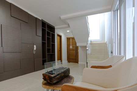 Casa para alugar com 270m², 3 quartos e 2 vagas Casa para alugar com 270m², 3 quartos e 2 vagasSala