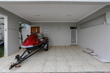Casa para alugar com 270m², 3 quartos e 2 vagas Casa para alugar com 270m², 3 quartos e 2 vagasGaragem