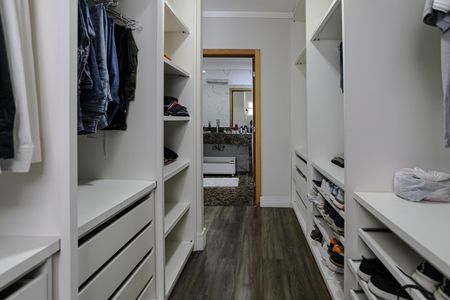 Casa para alugar com 270m², 3 quartos e 2 vagas Casa para alugar com 270m², 3 quartos e 2 vagasCloset - Quarto 3 - Suíte