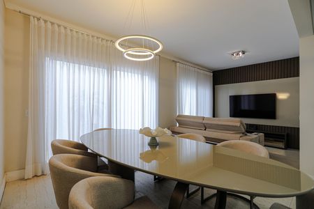 Casa para alugar com 270m², 3 quartos e 2 vagas Casa para alugar com 270m², 3 quartos e 2 vagasSala de Jantar