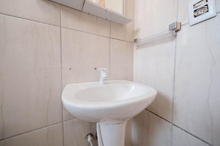 Banheiro de casa para alugar com 1 quarto, 58m² em Parque Cisper, São Paulo