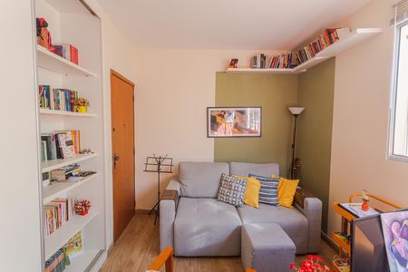 Sala de apartamento para alugar com 1 quarto, 46m² em Santa Tereza, Belo Horizonte