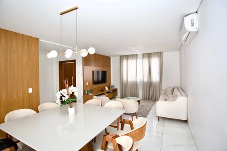 Casa de condomínio para alugar com 180m², 3 quartos e 4 vagasSala