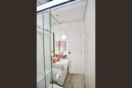 Casa de condomínio para alugar com 180m², 3 quartos e 4 vagasBanheiro Social