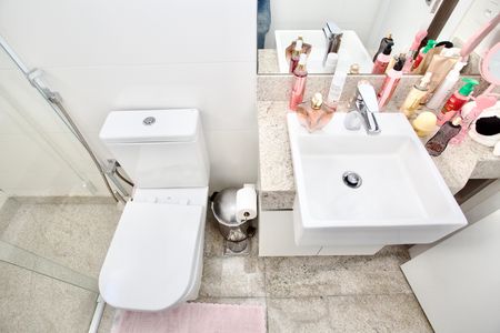 Casa de condomínio para alugar com 180m², 3 quartos e 4 vagasBanheiro Social